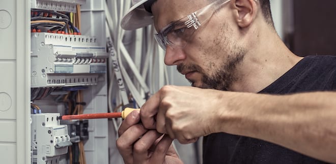 Jones Electric Co. licensed technician at work in Marietta GA